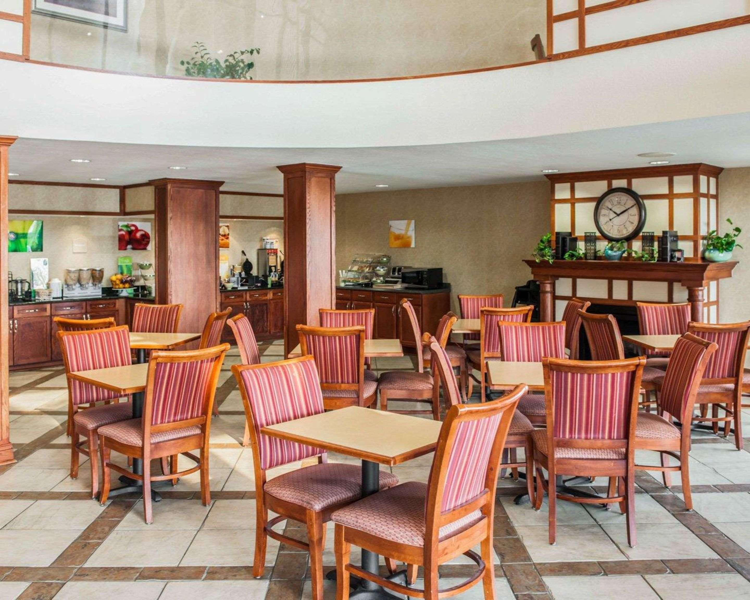 Quality Inn Castelton Exterior foto