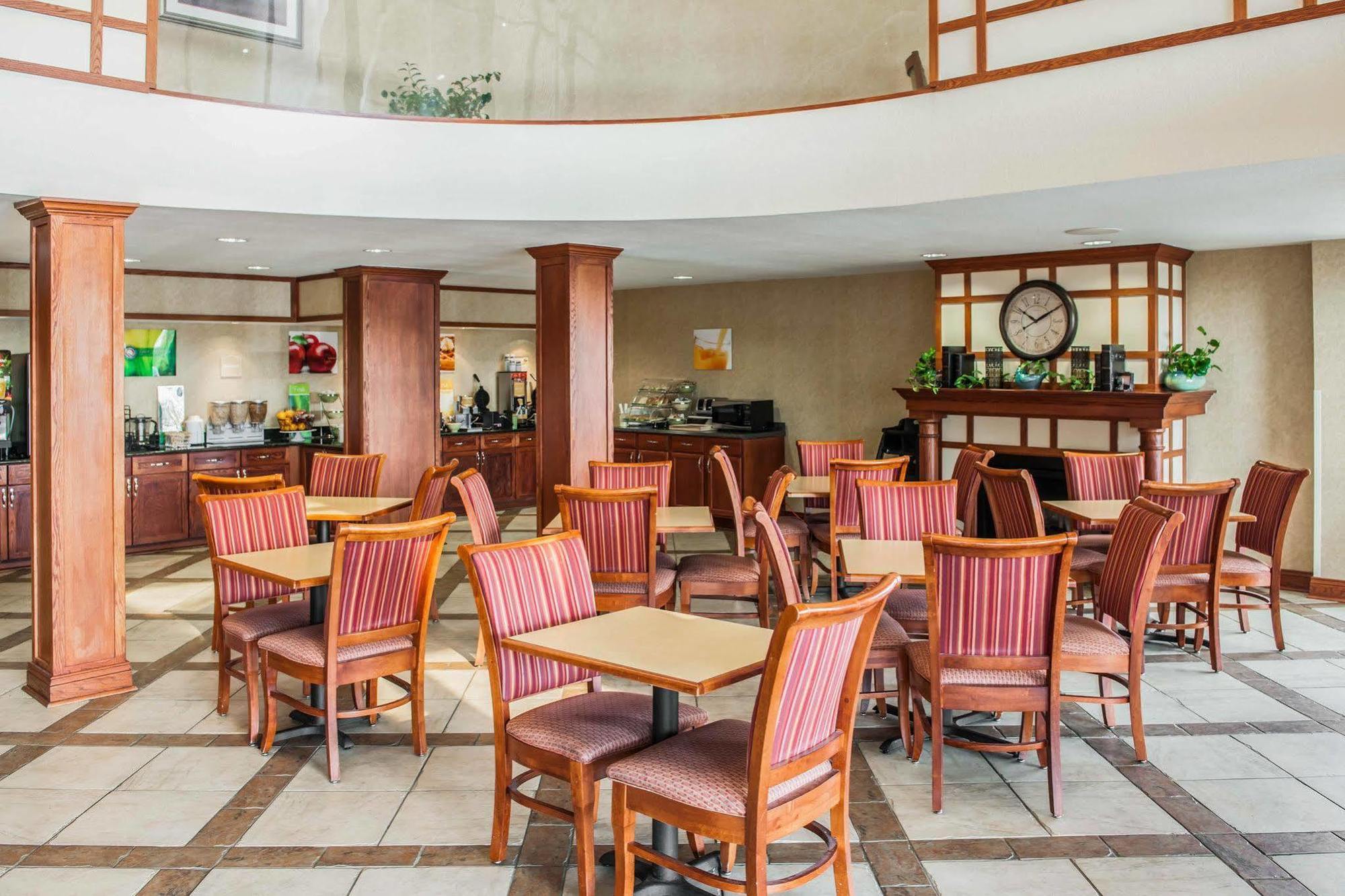 Quality Inn Castelton Exterior foto