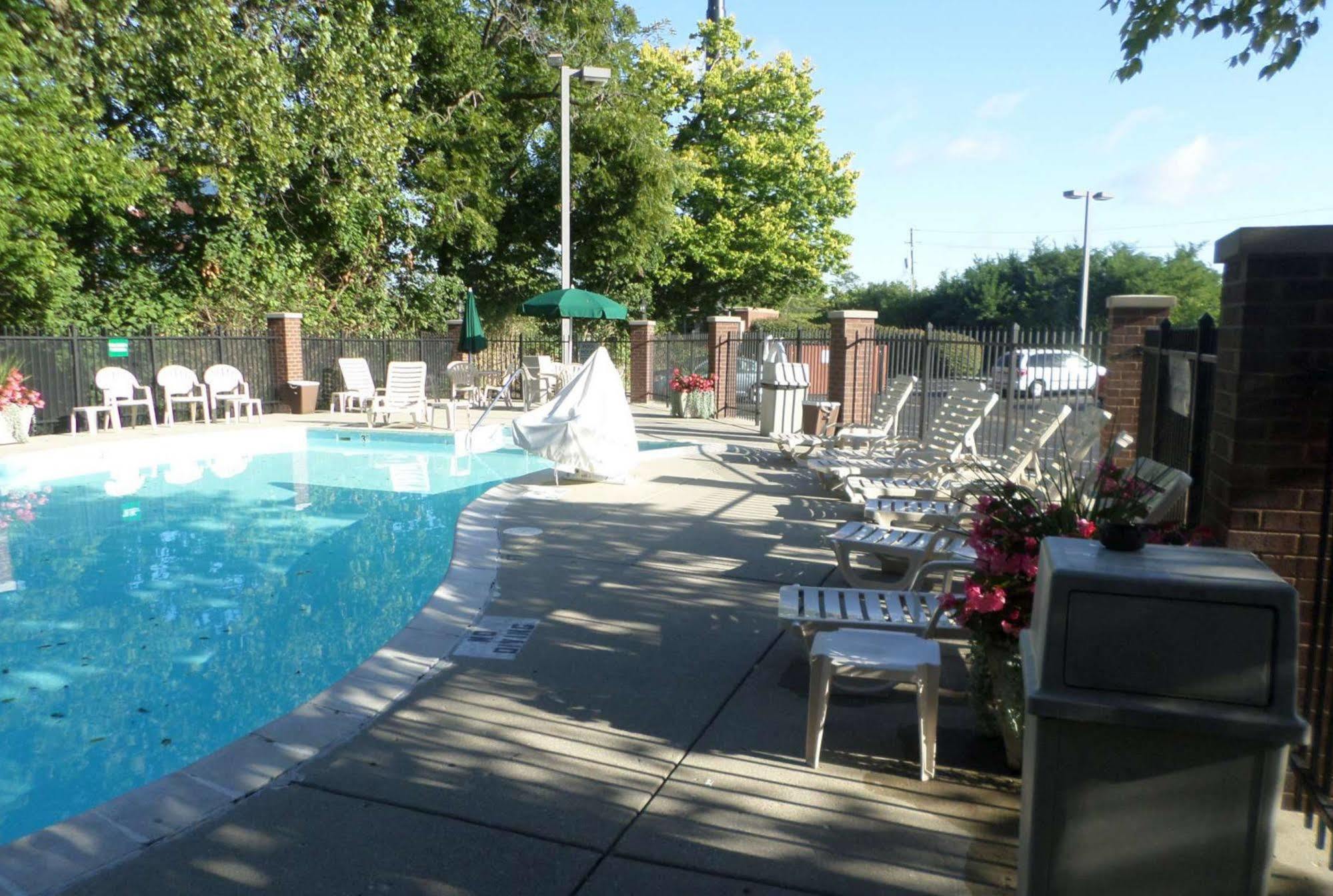 Quality Inn Castelton Exterior foto